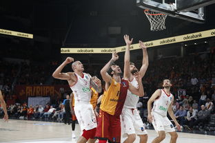 郑钦文赛点兑现，拜仁慕尼黑淘汰金州勇士晋级四强，主帅激动落泪